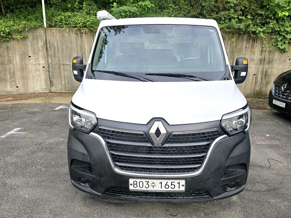 230378929_01_vehicle.png