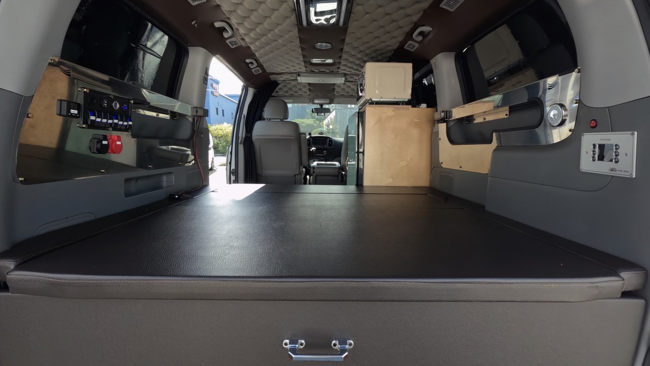 05-camper-bed.jpg