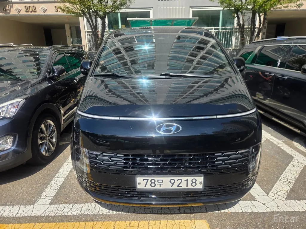 스타리아 캠핑카 전체 전면